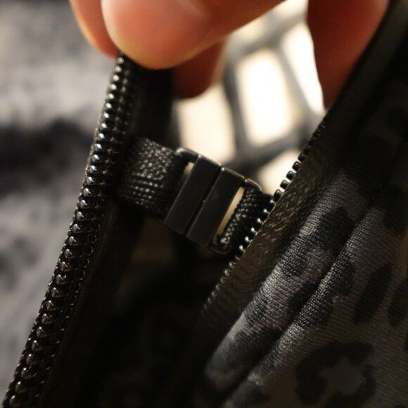 Torrid Happy Camper Zip-Front Sports Bra Plus Size 5‎ Black Leopard Print - Picture 8 of 8